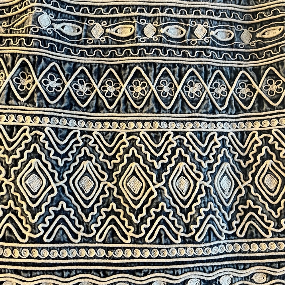 ALICE OLIVIA Coley Tribal Embroidered Tank Shift Mini Dress - Picture 3 of 10